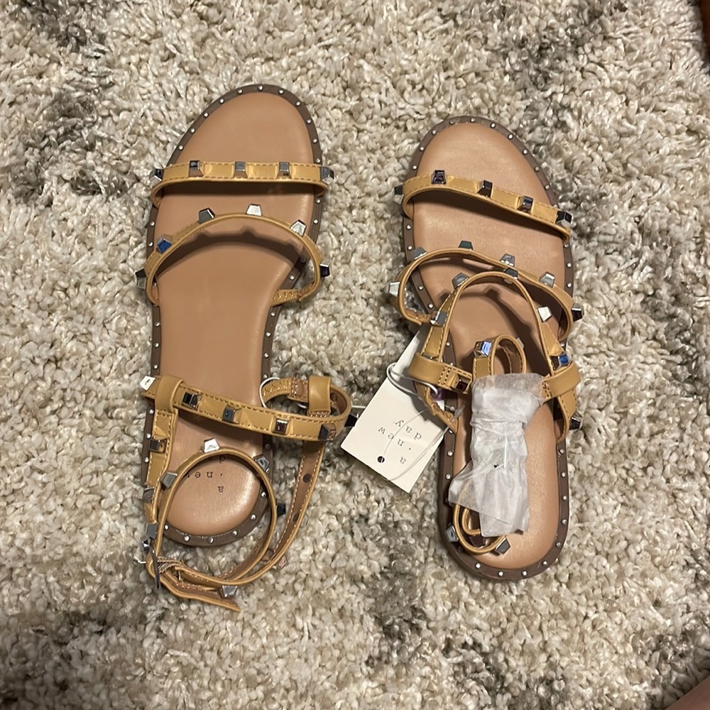 Sandals - Picture 5 of 7